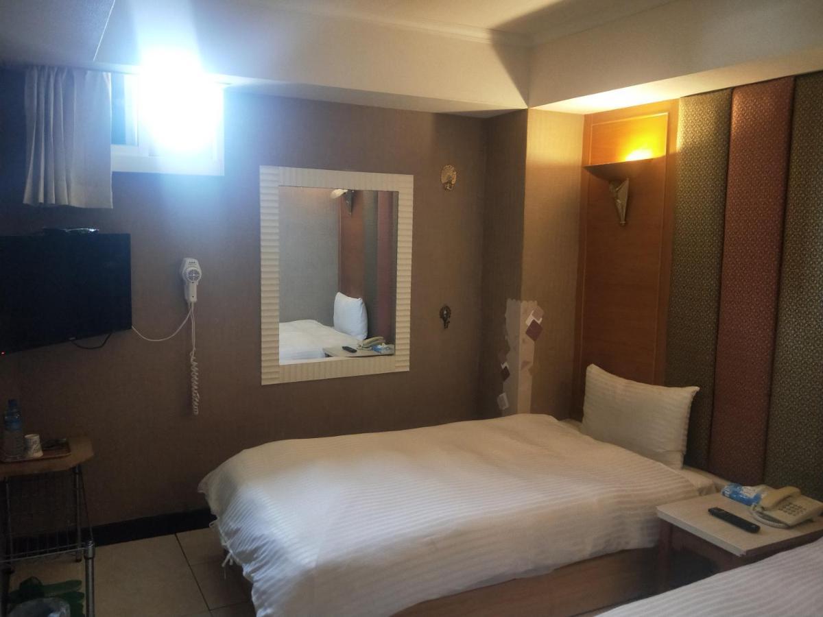 Hotel Fouquet Città di Hualien Esterno foto